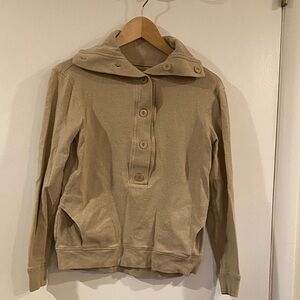 Banana Button Pullover in Beige